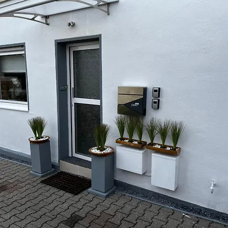 Beste Lage In Bochum Sehr Hochwertige, Individuelle Wohnung Als Hotelalternative Mit Suedterrasse, Pkw-Stellplatz, Wallbox U.V.M. Exterior photo